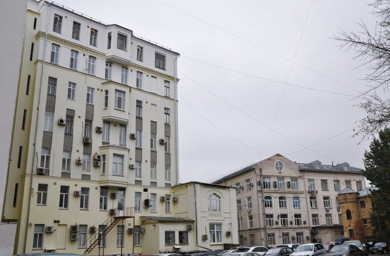 фасад дома, здание по адресу г Москва, ул Новая Басманная, д 10 стр 1